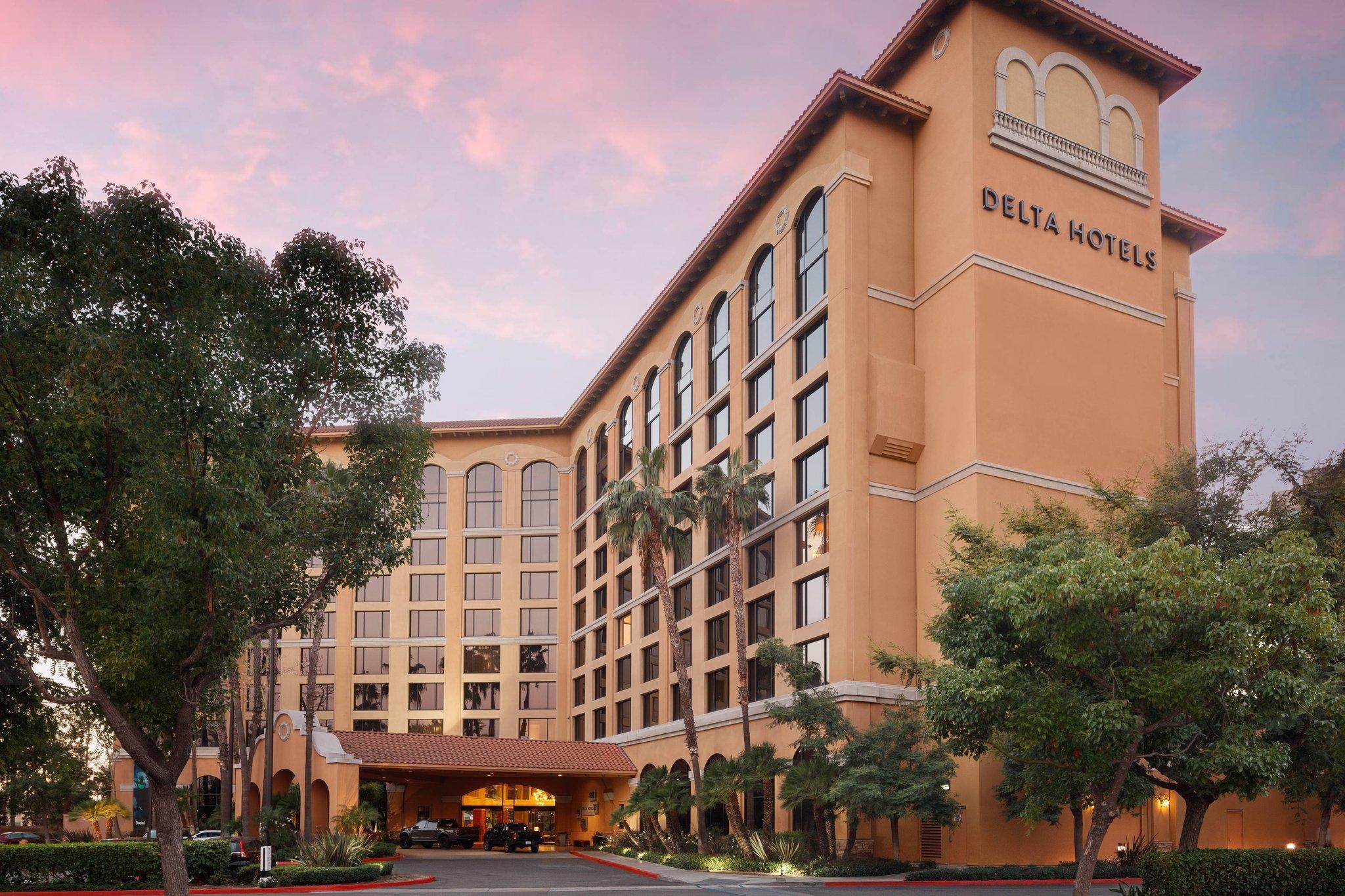 Delta Hotels By Marriott Anaheim Garden Grove Exterior photo